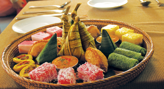 Adventurous travelers will enjoy sampling authentic Malaysian cuisine, courtesy Tourism Malaysia